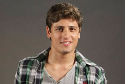 Daniel Rocha aposta em seu personagem, o gay enrustido Roniquito.